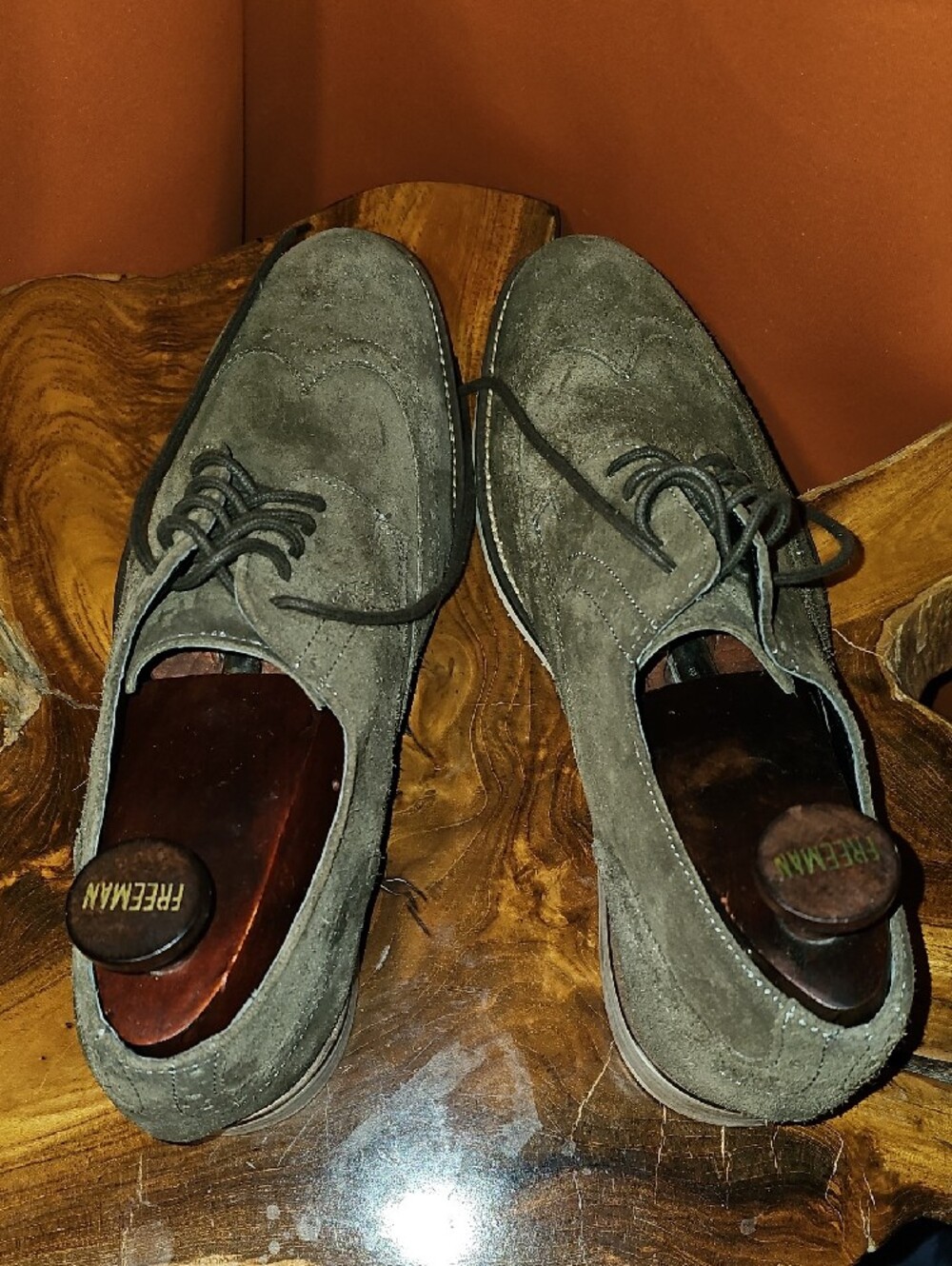 Claiborne Men's Gray Suede Wingtip Derby - Picture 6 of 13